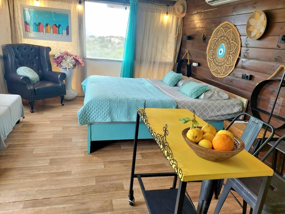 Hébergement de vacances Dream Tiny House Or Luxus Tent With Pool *